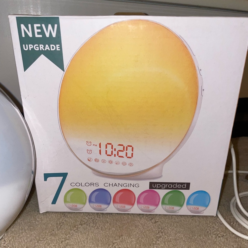 Wake Up Light Digital Alarm Clock with 7 Colors and 7 White Noise Sounds